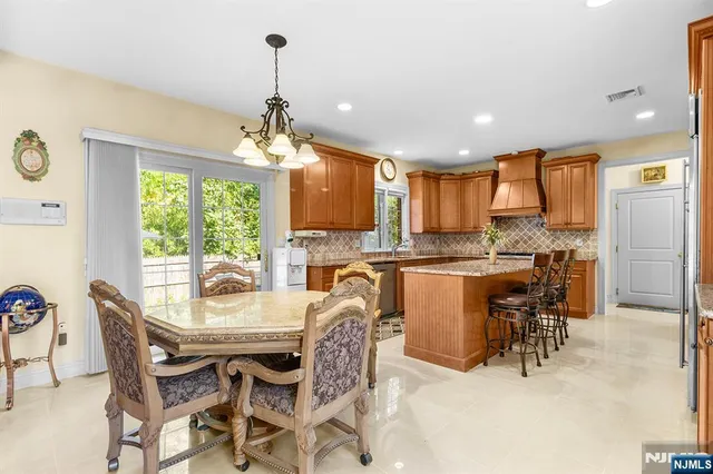 $1,450,000 | 5 Kenyon Court, Norwood, NJ 07648