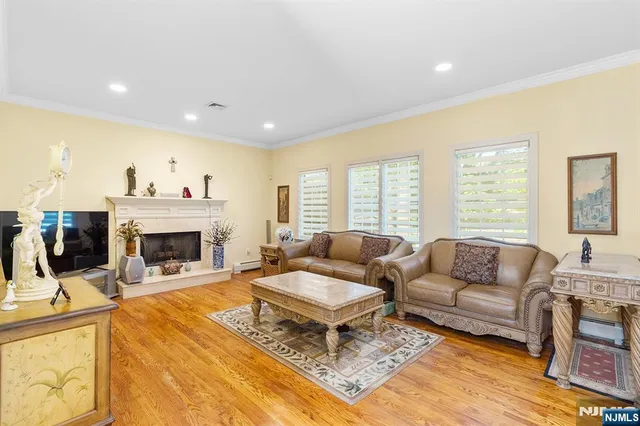 $1,450,000 | 5 Kenyon Court, Norwood, NJ 07648