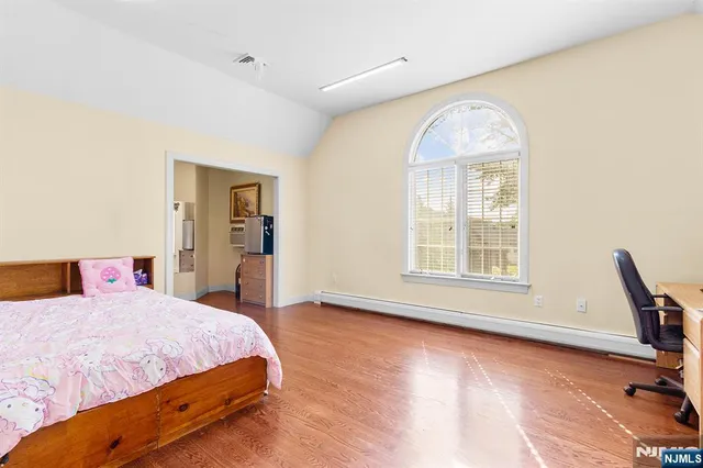 $1,450,000 | 5 Kenyon Court, Norwood, NJ 07648