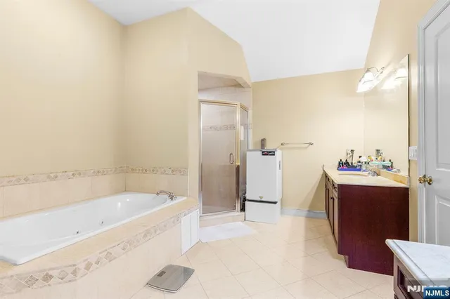 $1,450,000 | 5 Kenyon Court, Norwood, NJ 07648