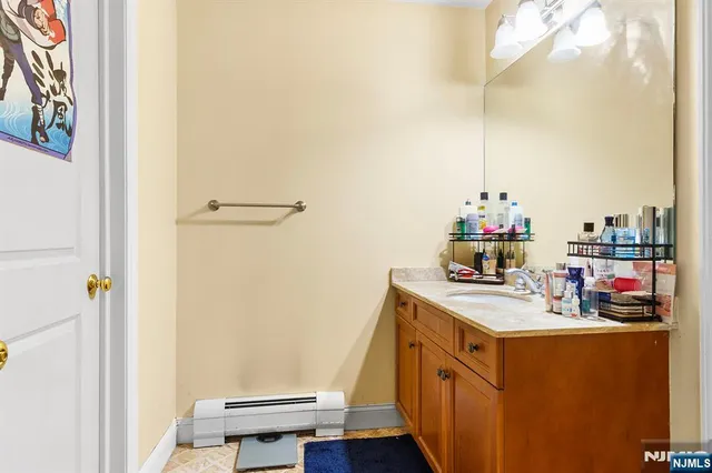 $1,450,000 | 5 Kenyon Court, Norwood, NJ 07648