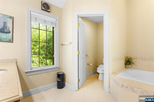 $1,450,000 | 5 Kenyon Court, Norwood, NJ 07648