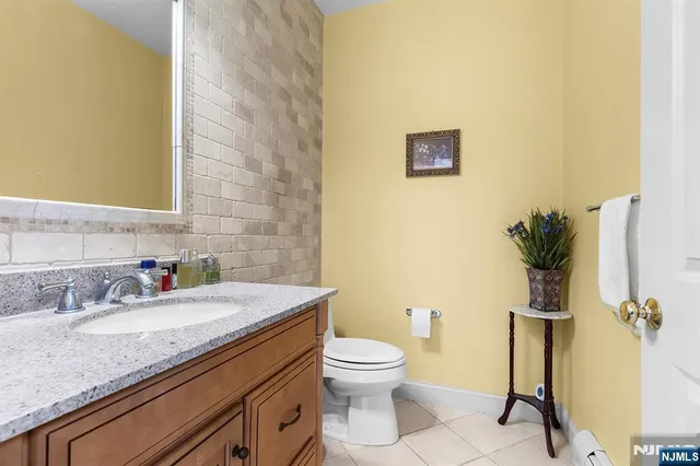 $1,450,000 | 5 Kenyon Court, Norwood, NJ 07648