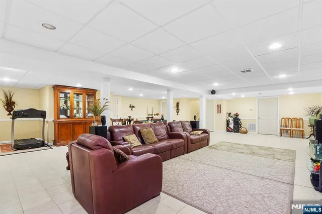 $1,450,000 | 5 Kenyon Court, Norwood, NJ 07648