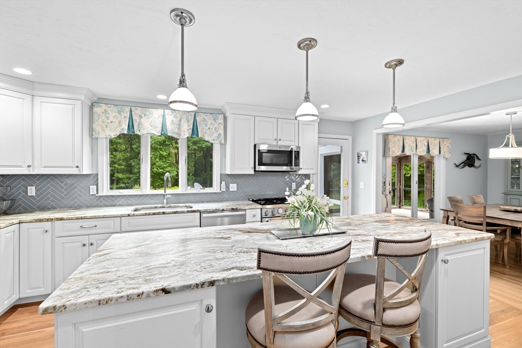 92 Vernon Road Scituate, MA 02066 - Photo 4 of 41 Gallery Image 4