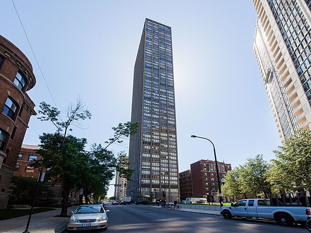 655 West Irving Park Road, Unit 4203 Chicago, IL 60613 - Photo 1 of 21