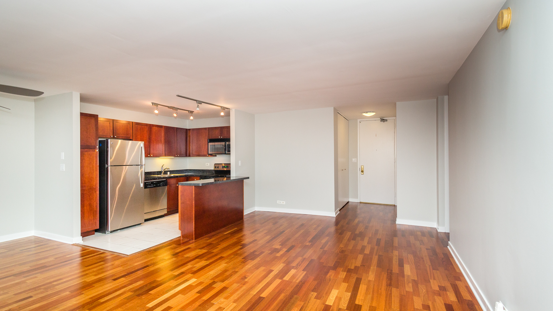 655 West Irving Park Road, Unit 4203 Chicago, IL 60613 - Photo 6 of 21