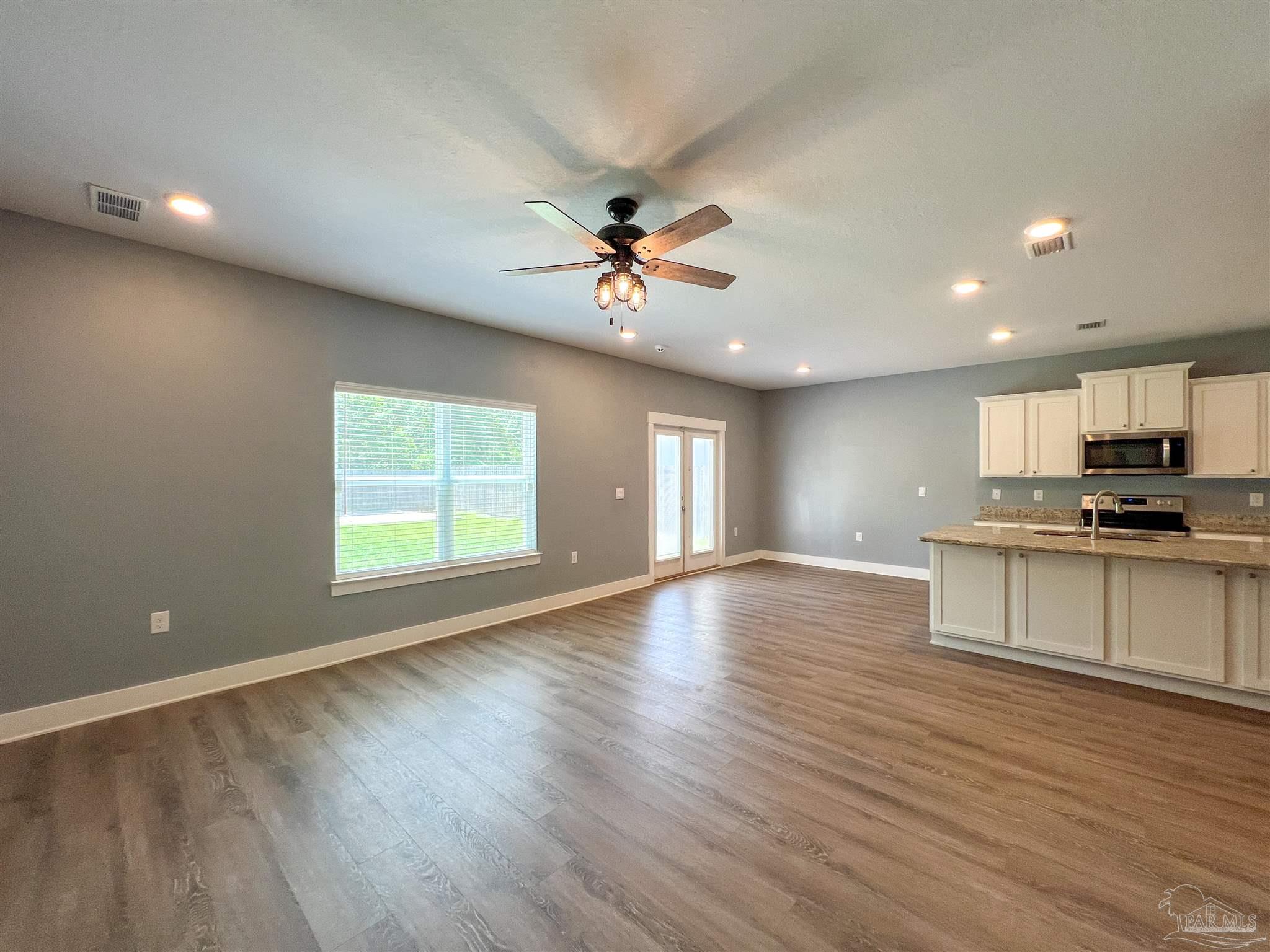 5709 Danbury Boulevard Pace, FL 32571 - Photo 7 of 31