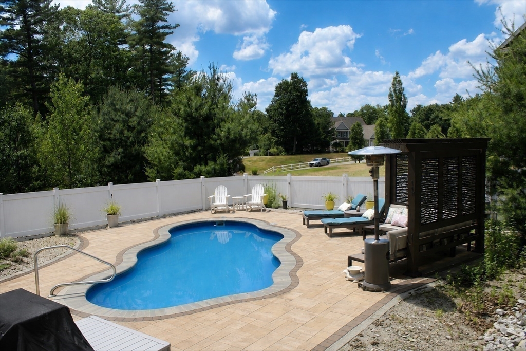 7 Tabor Road Uxbridge, MA 01569 - Photo 1 of 21
