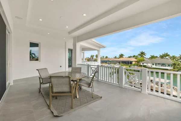 $6,495,000 | 689 Pelican Court, Marco Island, FL 34145