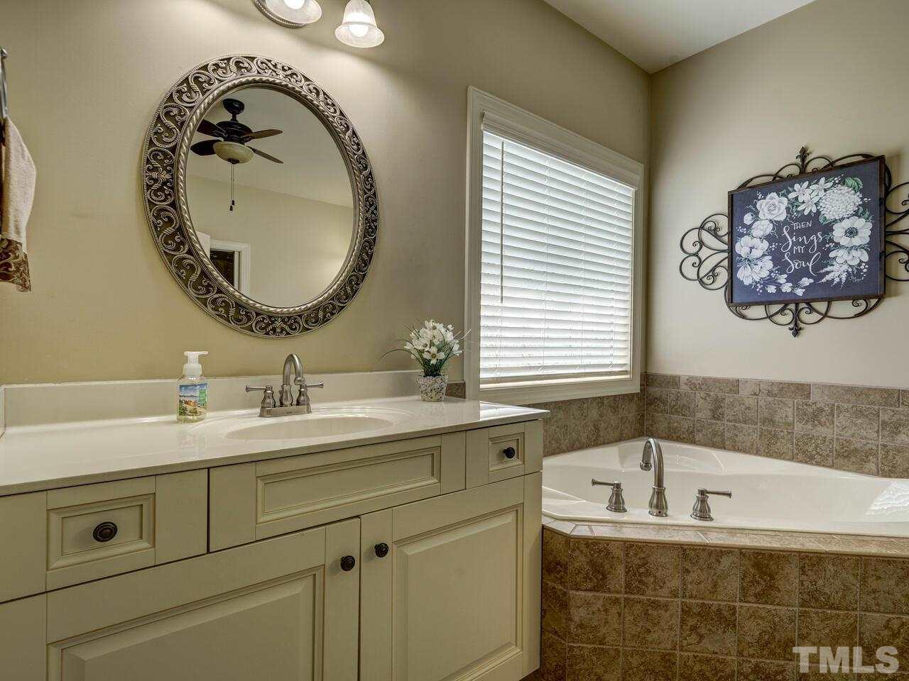 288 Railroad Road Benson, NC 27504 - Photo 14 of 30 Gallery Image 14