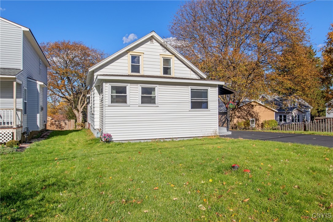 703 Mountainview Avenue Syracuse, NY 13224 - Photo 2 of 39