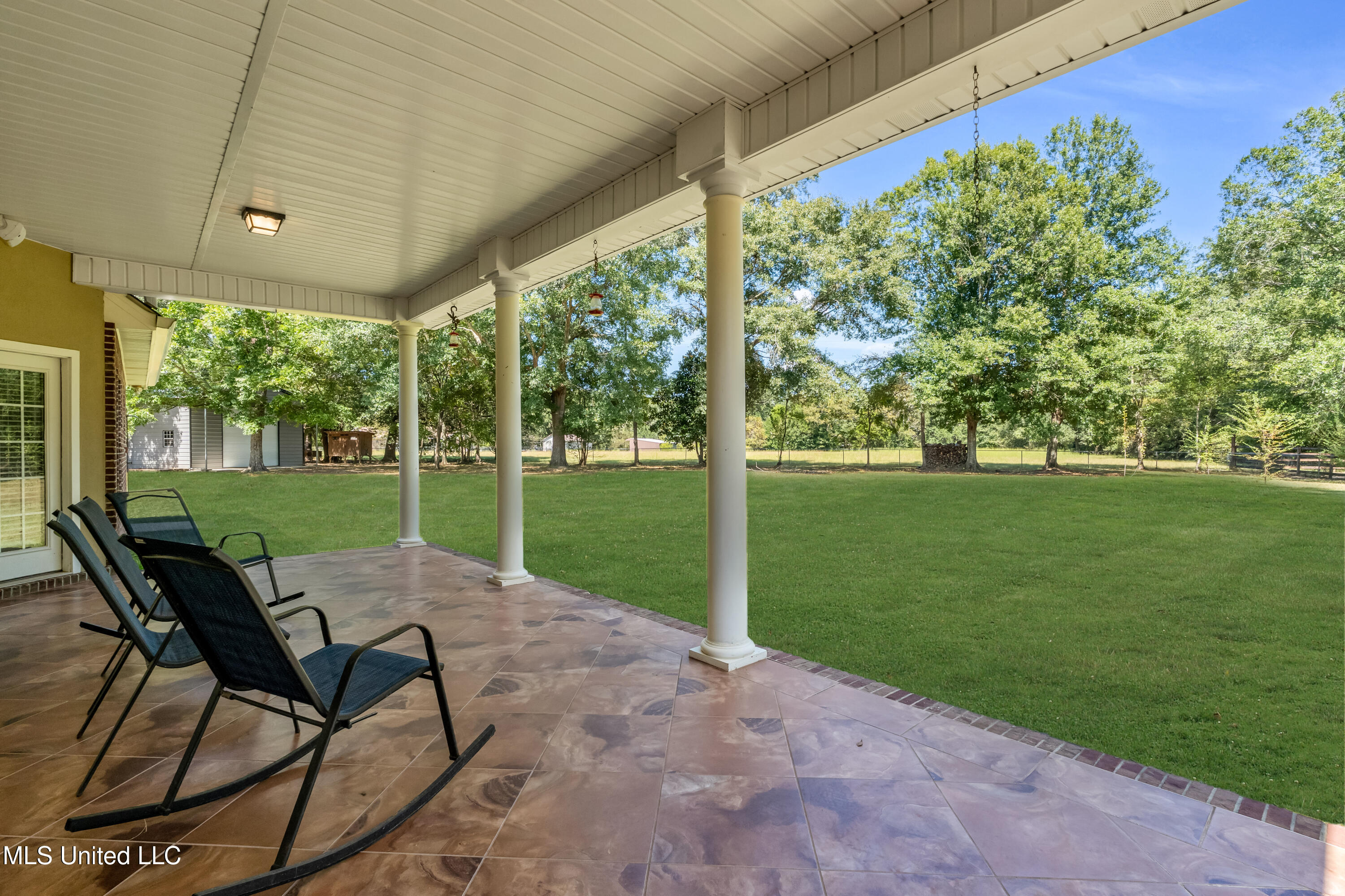 Covered patio/porch