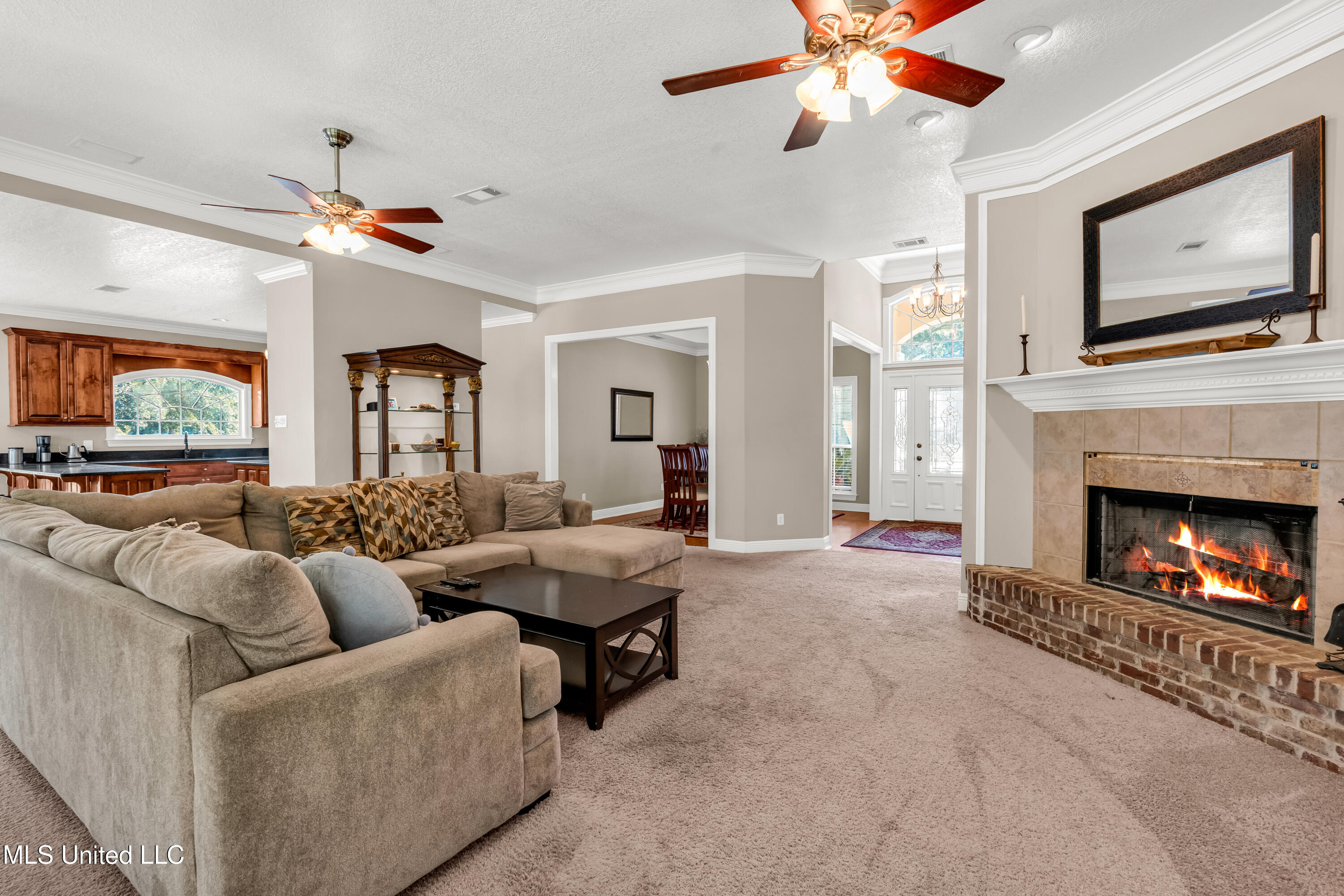 15110 Lorraine Road Biloxi, MS 39532 - Photo 9 of 30 LIVING ROOM 2