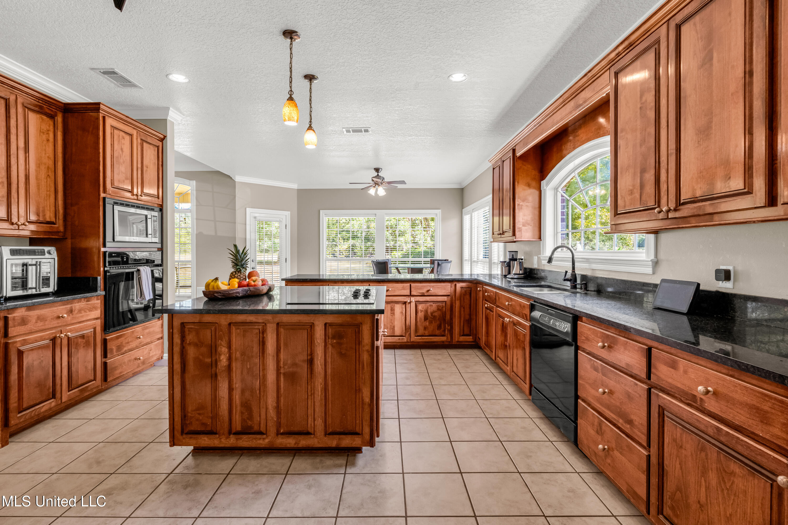 15110 Lorraine Road Biloxi, MS 39532 - Photo 10 of 30 DSC00787