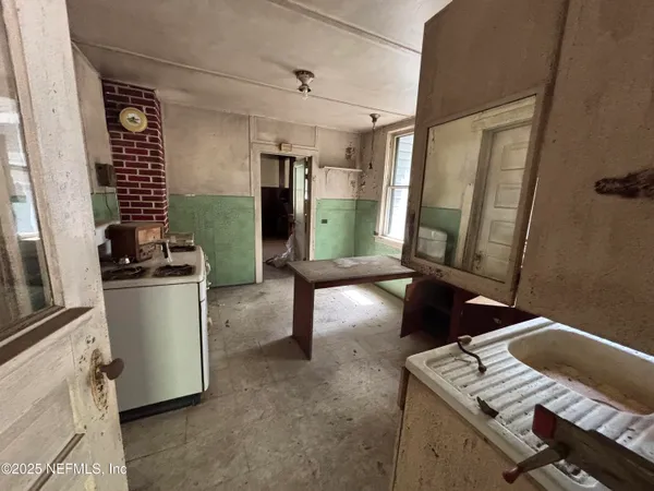 $1,800,000 | 15672 County Road 108, Hilliard, FL 32046