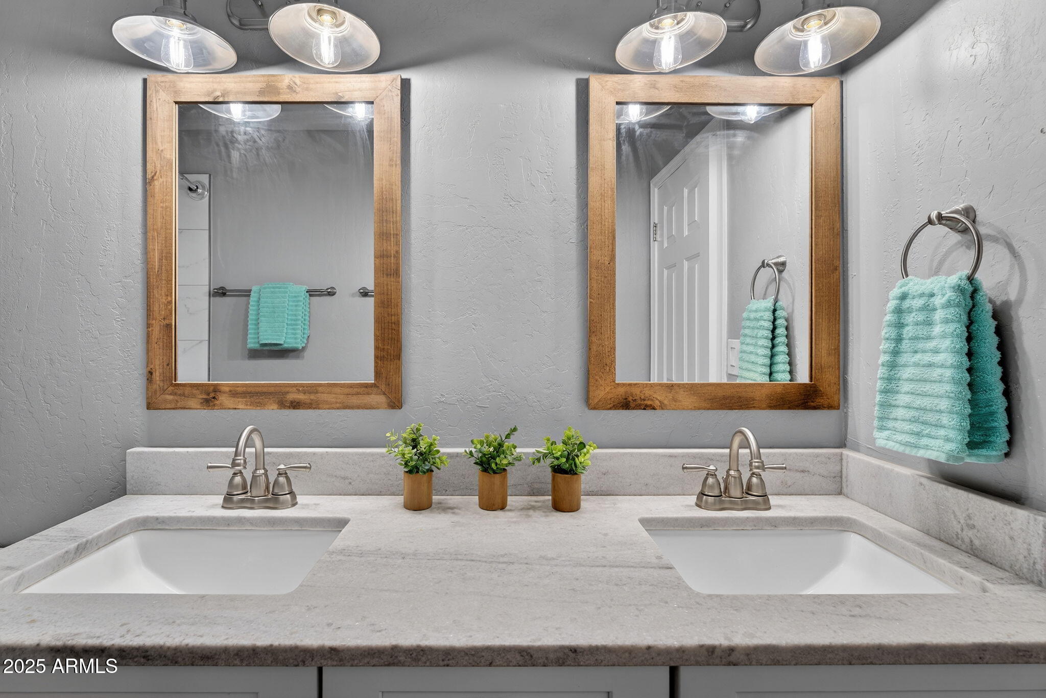 15427 South 16th Avenue Phoenix, AZ 85045 - Photo 29 of 53 a bathroom with a sink and a mirror