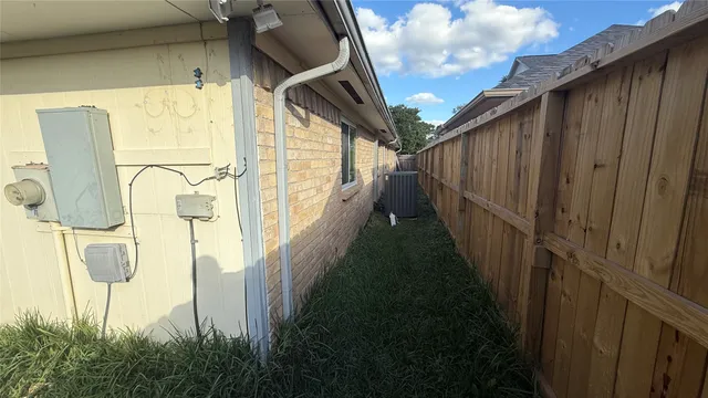 $1,995 | 7706 Winter Glen Lane, Houston, TX 77083