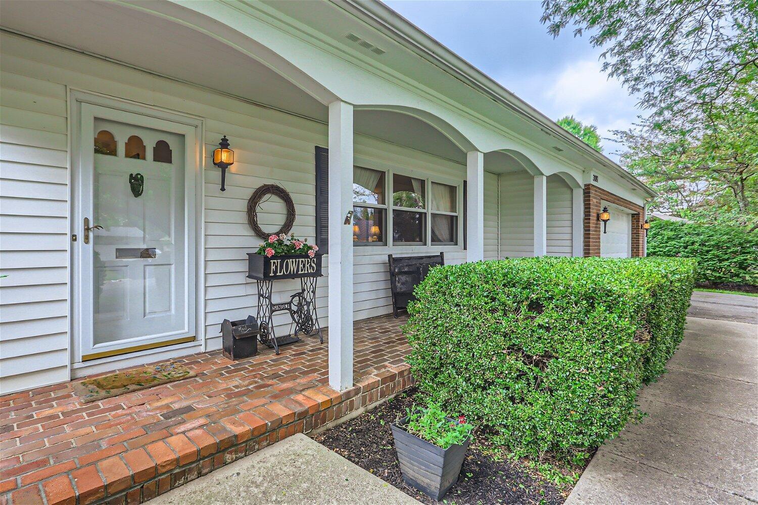 3081 Carisbrook Road Columbus, OH 43221 - Photo 4 of 27 3081 Carisbrook Road - Web Quality - 004