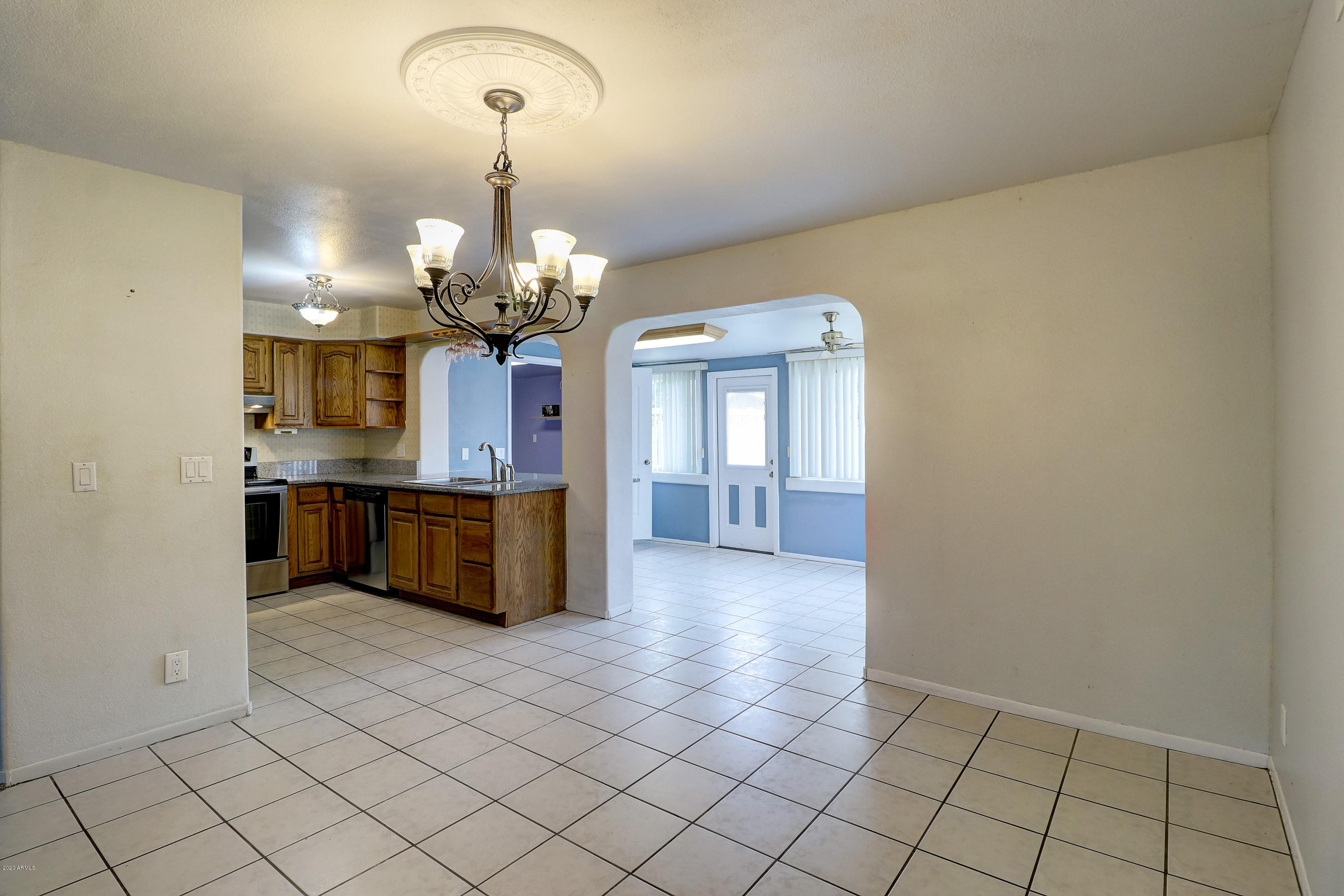 5641 West Hatcher Road Glendale, AZ 85302 - Photo 3 of 19 B (3)