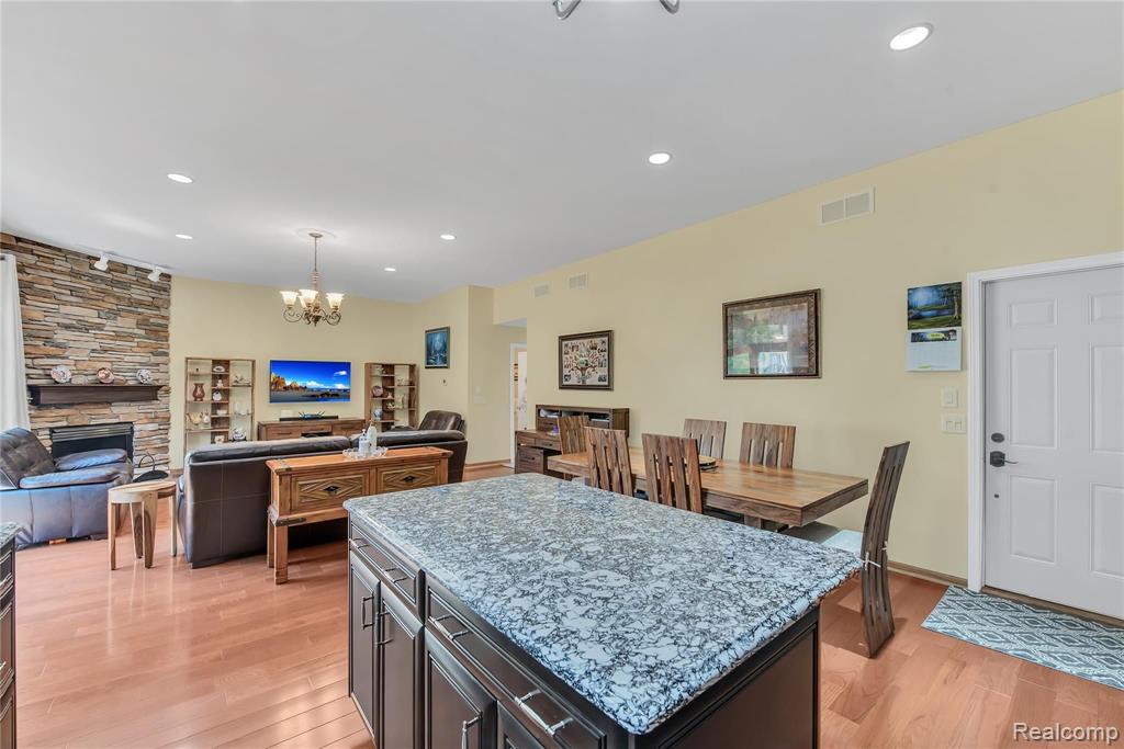 2153 Crystal Drive Rochester Hills, MI 48309 - Photo 15 of 31
