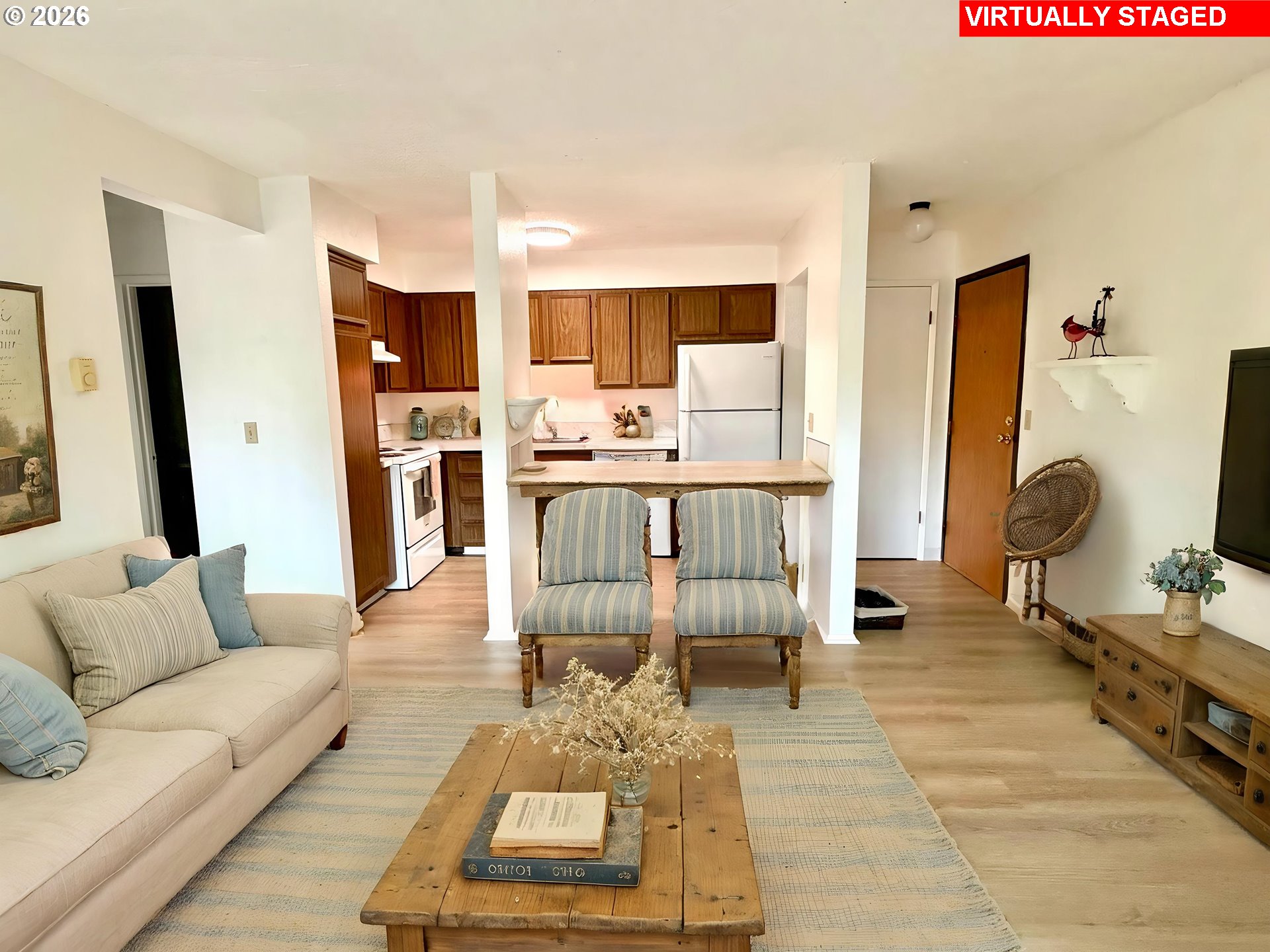 11040 Southwest Greenburg Road, Unit 206 Portland, OR 97223 - Photo 7 of 22 Living Room