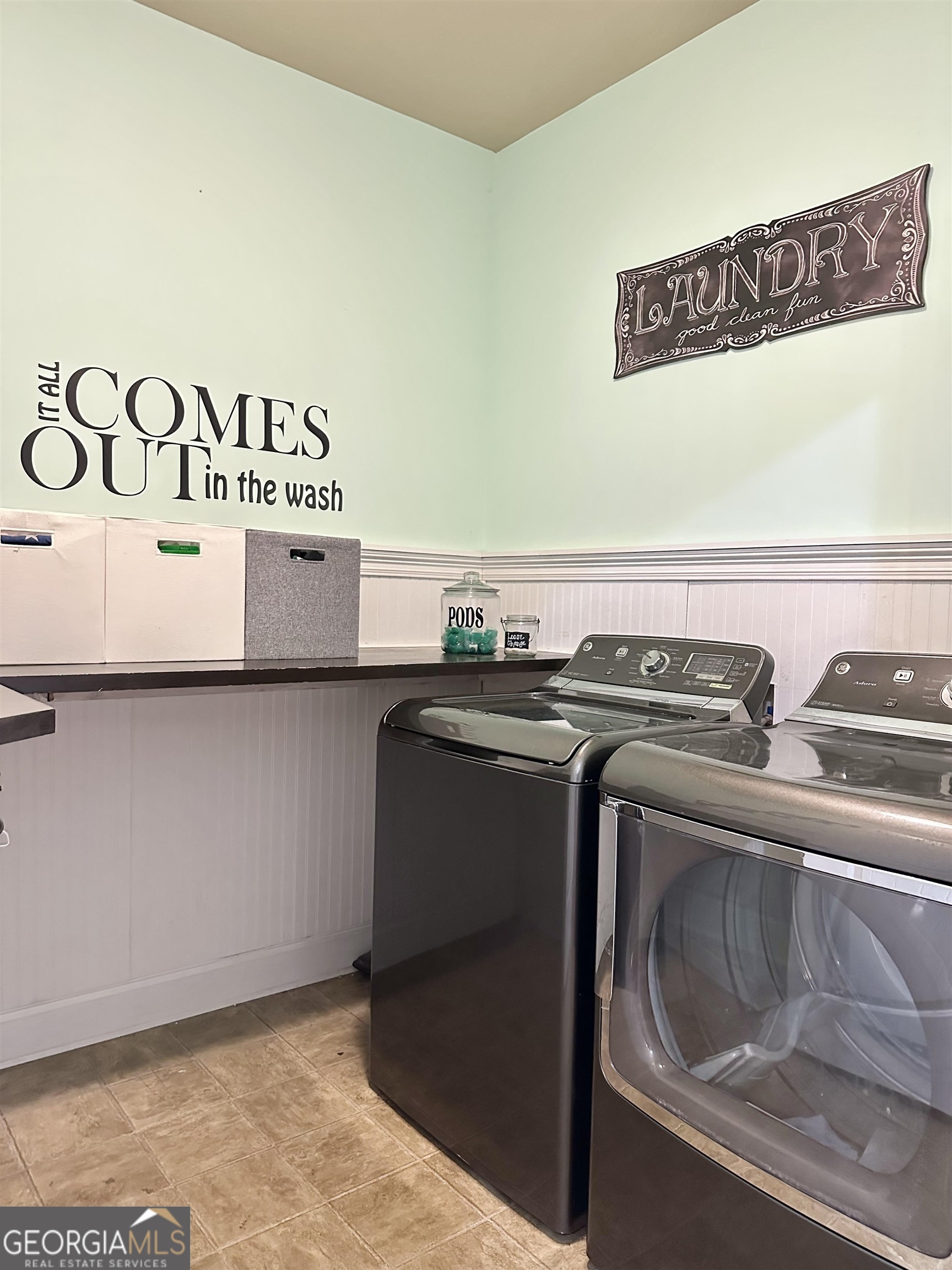 226 Rogue Road Social Circle, GA 30025 - Photo 12 of 23 a close view of stove