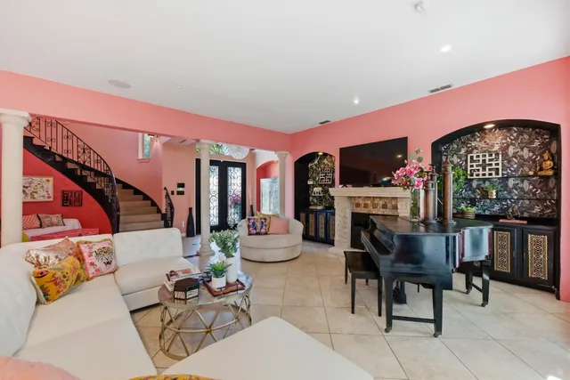 $975,000 | 2900 Pamella Court, Austin, TX 78734