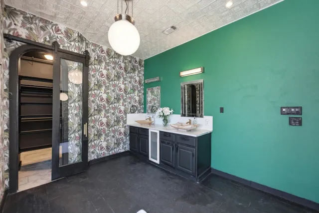 $975,000 | 2900 Pamella Court, Austin, TX 78734