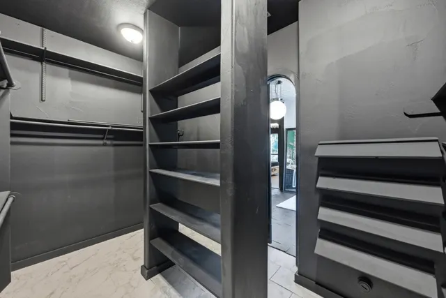 $975,000 | 2900 Pamella Court, Austin, TX 78734