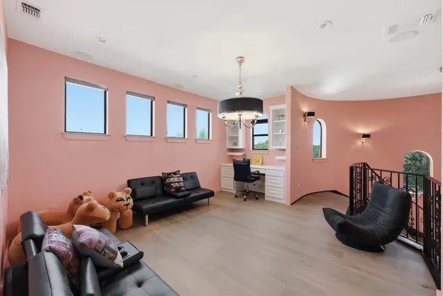 $975,000 | 2900 Pamella Court, Austin, TX 78734