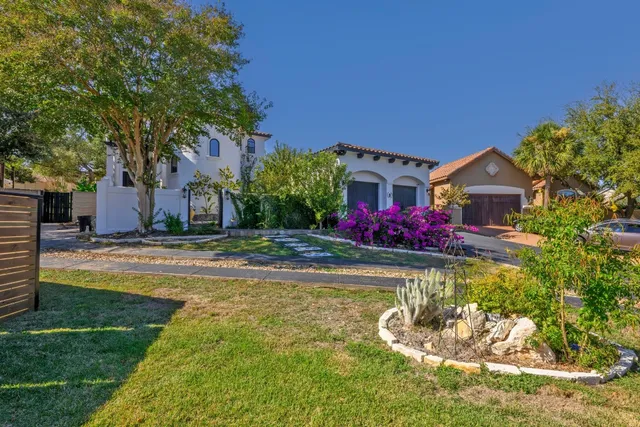 $975,000 | 2900 Pamella Court, Austin, TX 78734