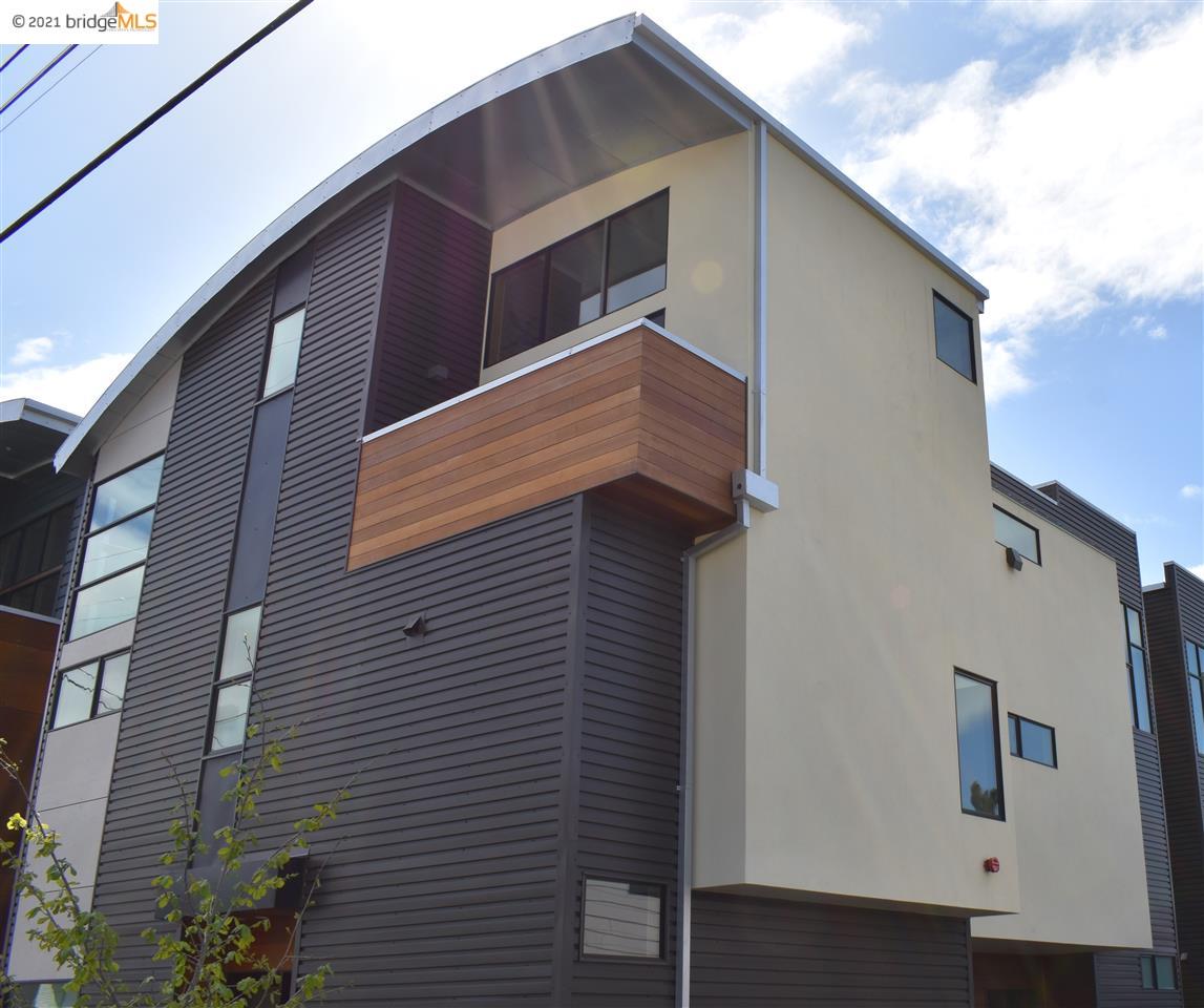 a house view with a backyard space