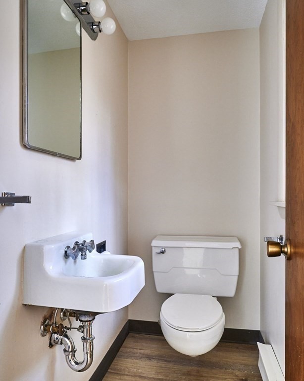 209 North Valley Road Amherst, MA 01002 - Photo 7 of 33