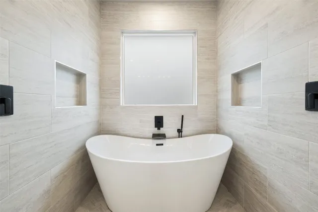 $2,500 | 18200 Fair Lane, Jonestown, TX 78645