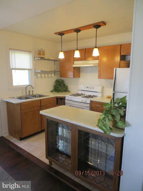 8717 Eddington Road Baltimore, MD 21234 - Photo 11 of 21 Kitchen
