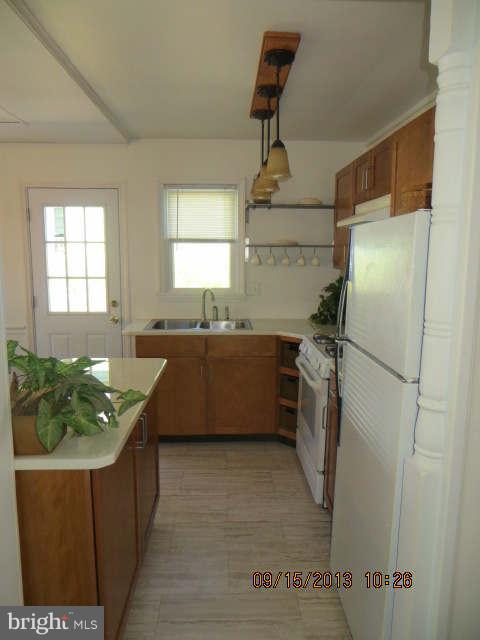 8717 Eddington Road Baltimore, MD 21234 - Photo 6 of 21 Kitchen