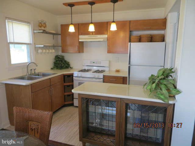 8717 Eddington Road Baltimore, MD 21234 - Photo 9 of 21 Kitchen