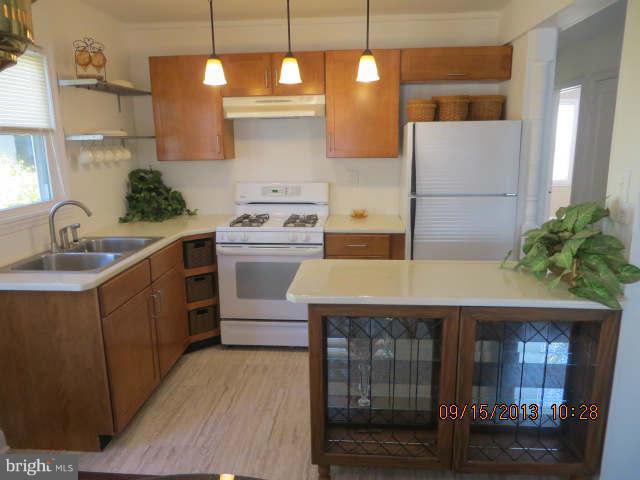 8717 Eddington Road Baltimore, MD 21234 - Photo 10 of 21 Kitchen