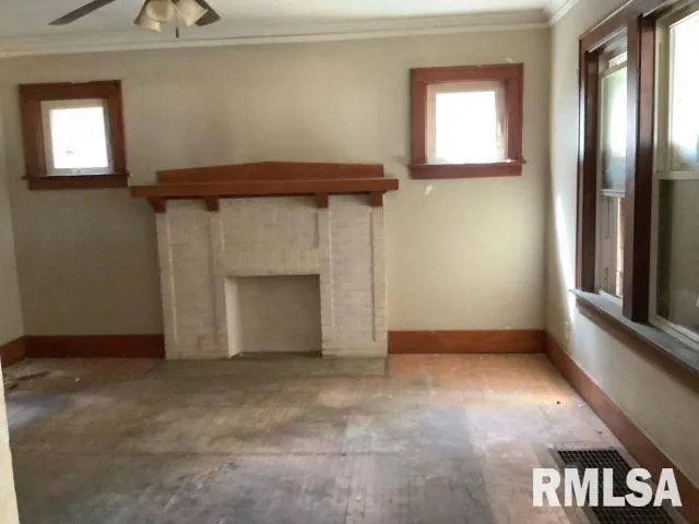 $59,900 | 818 Northeast Madison Avenue, Peoria, IL 61603