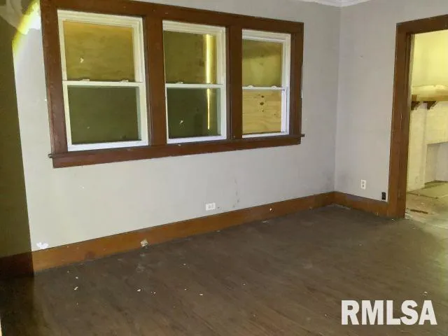 $59,900 | 818 Northeast Madison Avenue, Peoria, IL 61603