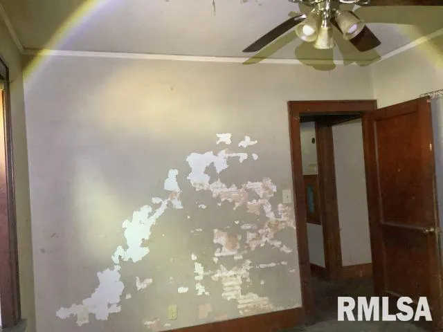 $59,900 | 818 Northeast Madison Avenue, Peoria, IL 61603