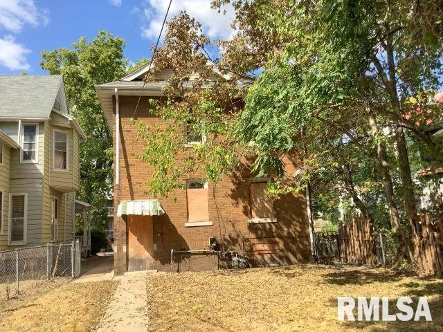 $59,900 | 818 Northeast Madison Avenue, Peoria, IL 61603