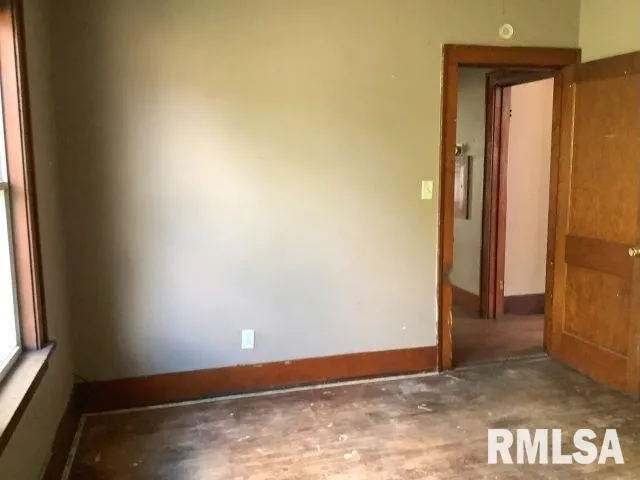 $59,900 | 818 Northeast Madison Avenue, Peoria, IL 61603