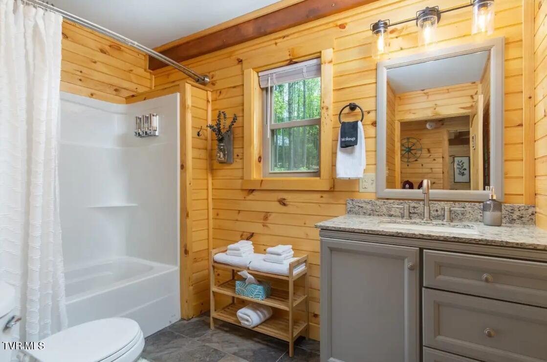 1763 Dennis Cove Road Hampton, TN 37658 - Photo 11 of 25 00016