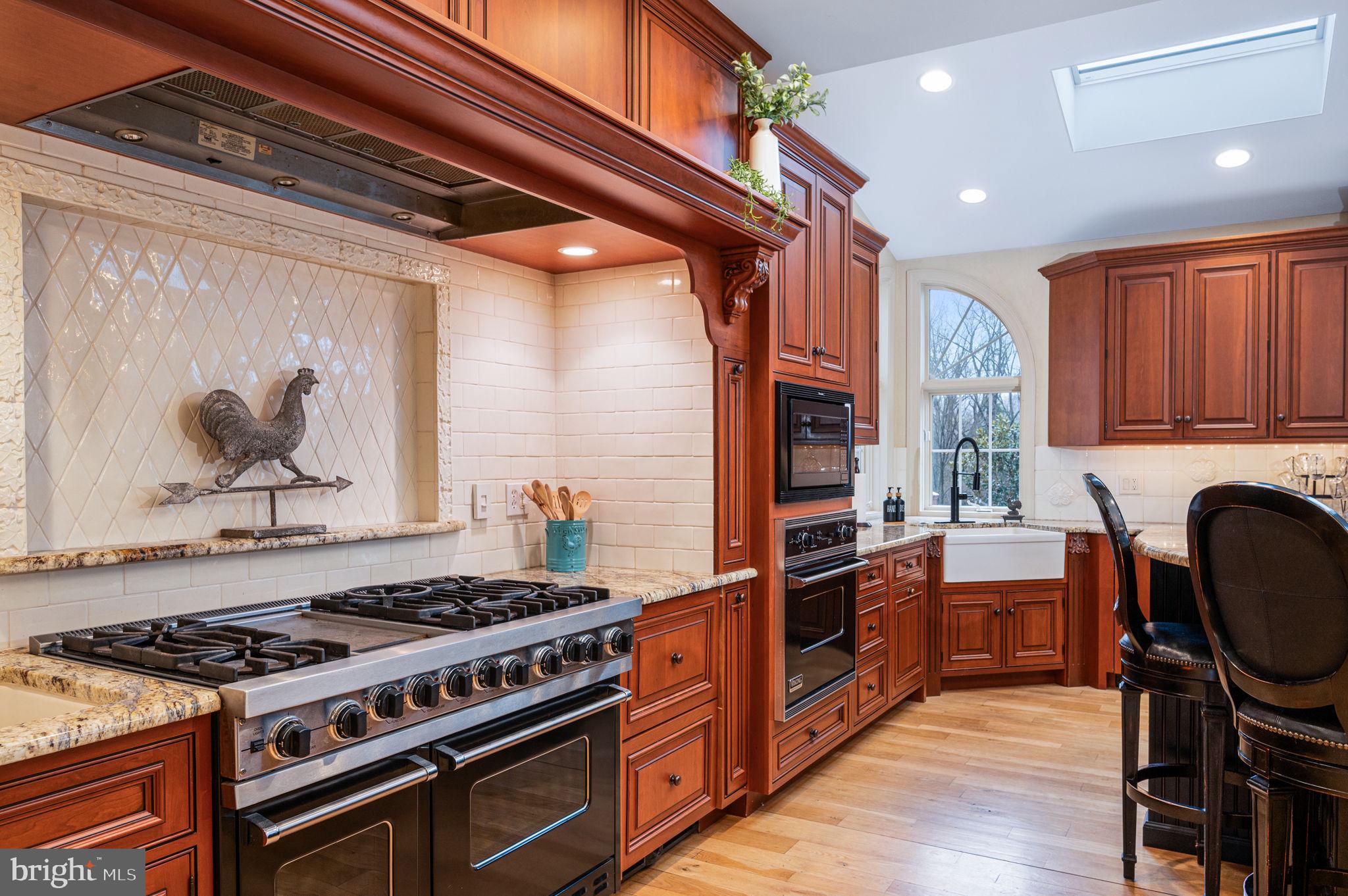 1450 Eaves Spring Drive Malvern, PA 19355 - Photo 23 of 58 Viking appliances