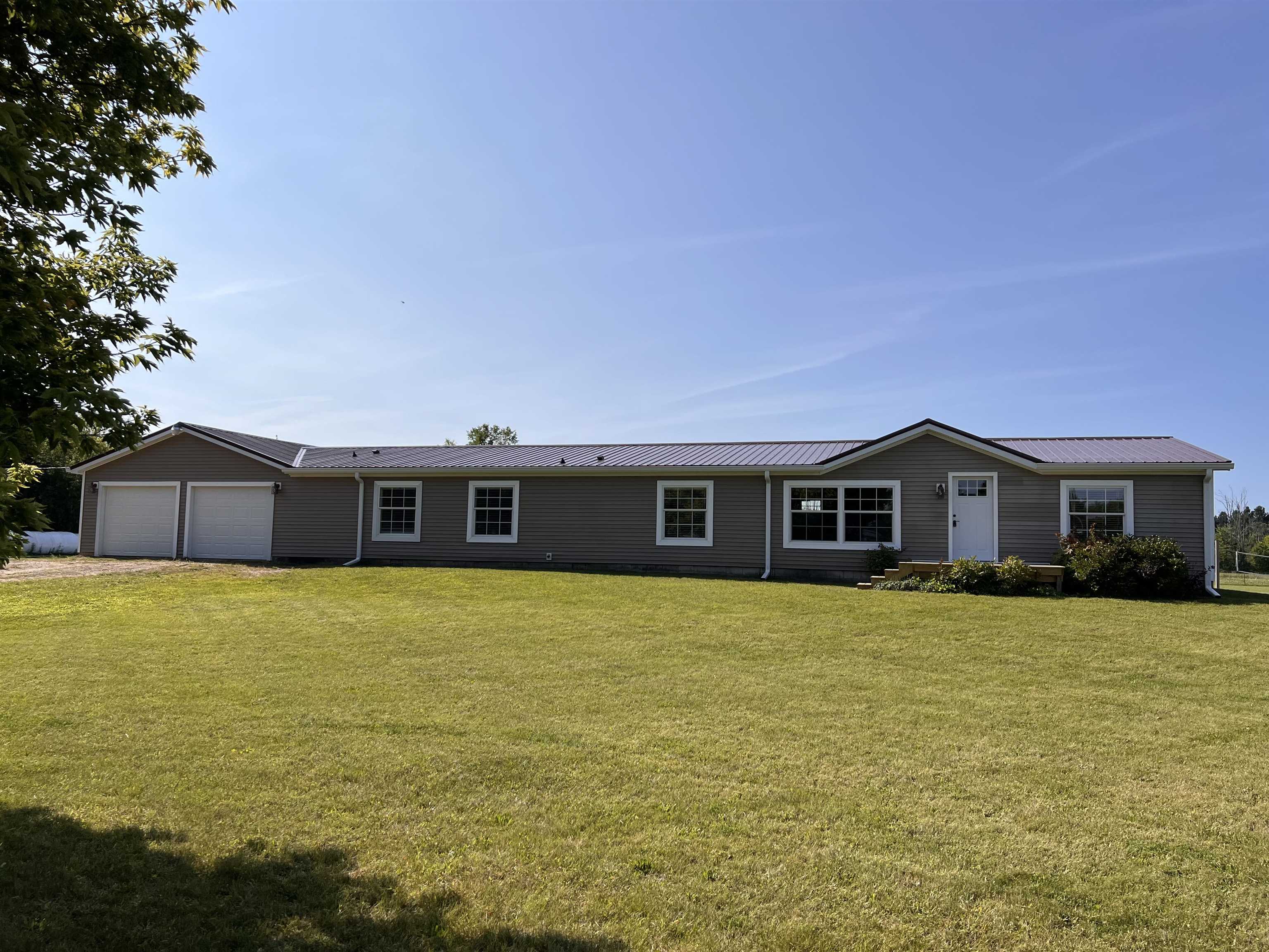 8470 East Bawkey Road Clare, MI 48617 - Photo 1 of 30 1926261-9ee8e5f6-5835-47a1-a363-5b9320bad7a7.JPG