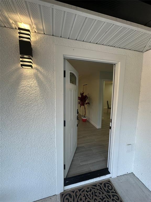 16903 Hanna Road Lutz, FL 33549 - Photo 68 of 94 a view of a hallway