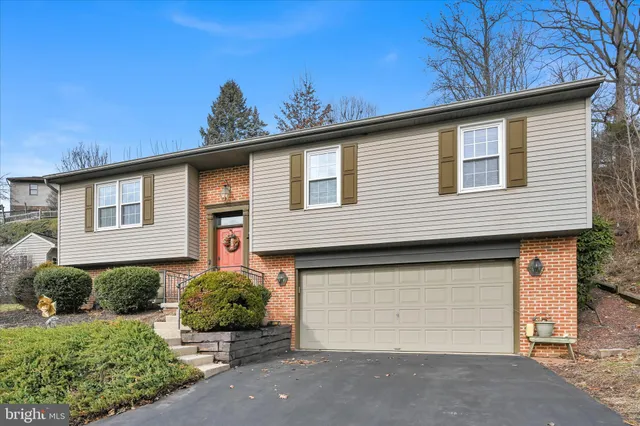 $350,000 | 129 Glen Court, Ephrata, PA 17522
