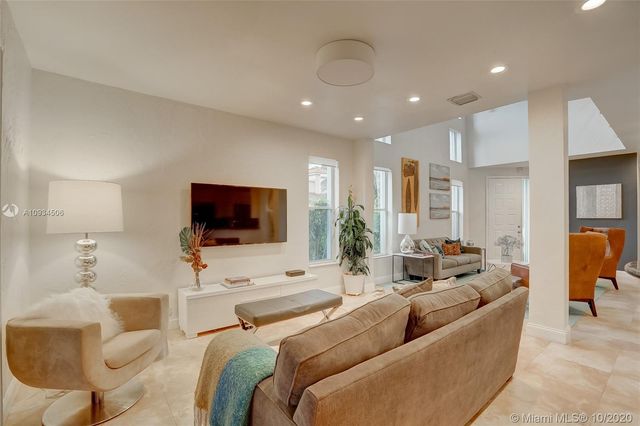 $575,000 | 3453 Northeast 210th Terrace, Aventura, FL 33180